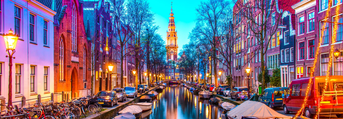 Canal in Amsterdam at night